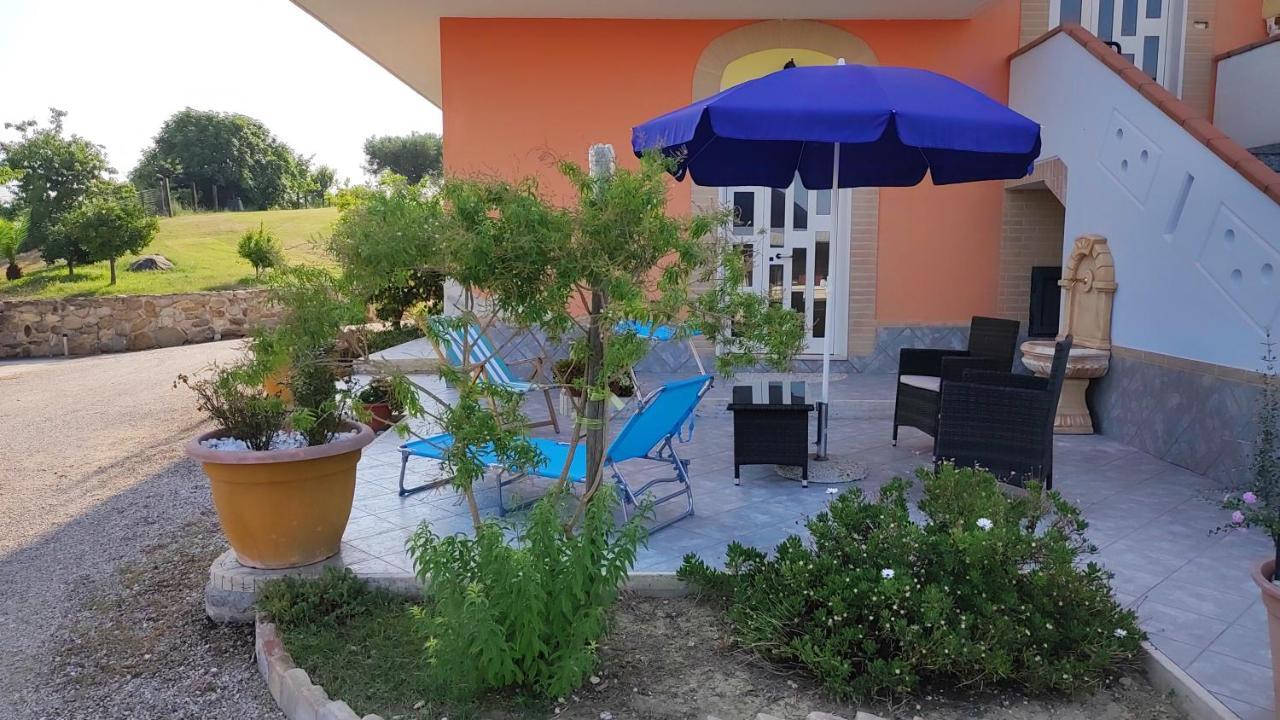 B&B I Tre Ulivi Morro dʼOro Exterior foto
